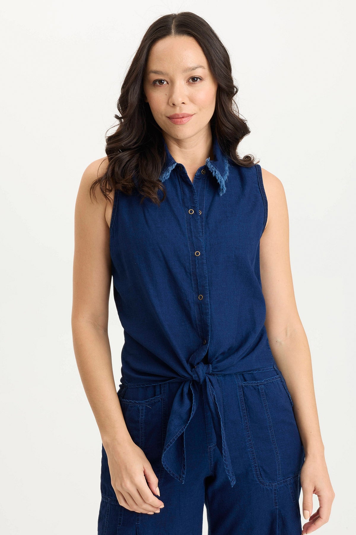 XCVI Tague Indigo Twill Knotted High-Low Snap-Up Tank 